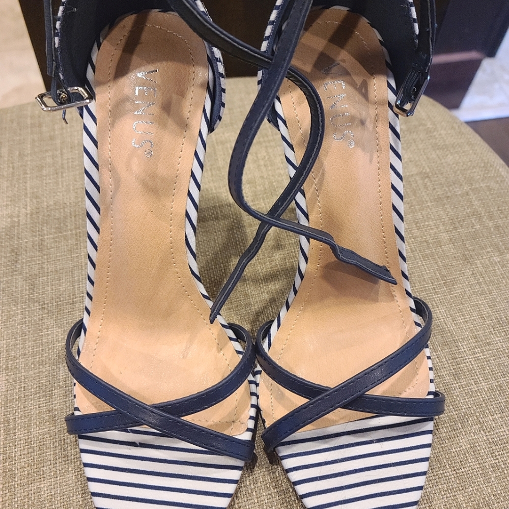 VENUS Heel Blue/White Striped Sandal size 6